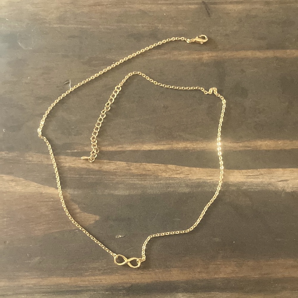 Gold infinity necklace